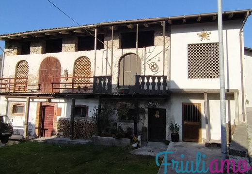 Characteristic house of Illegio