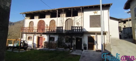 Characteristic house of Illegio