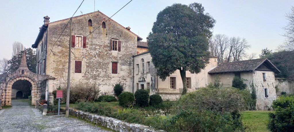 Strassoldo – A town that is a castle